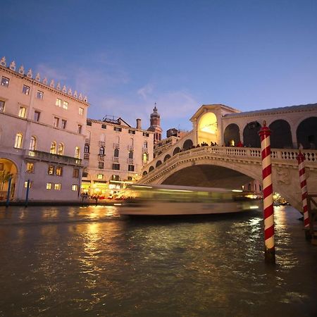A Couple Of Steps From Rialto Apartment Veneţia Exterior foto