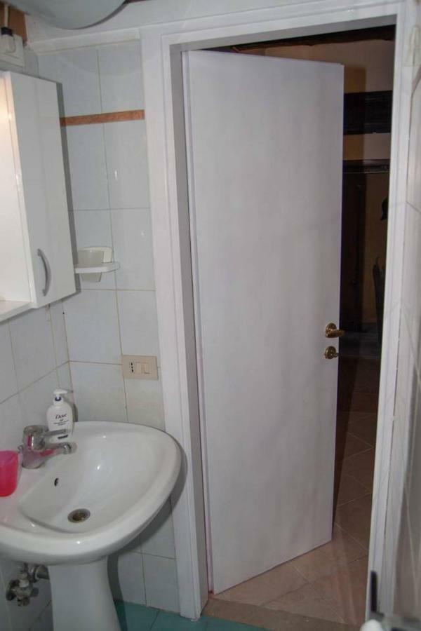 A Couple Of Steps From Rialto Apartment Veneţia Exterior foto